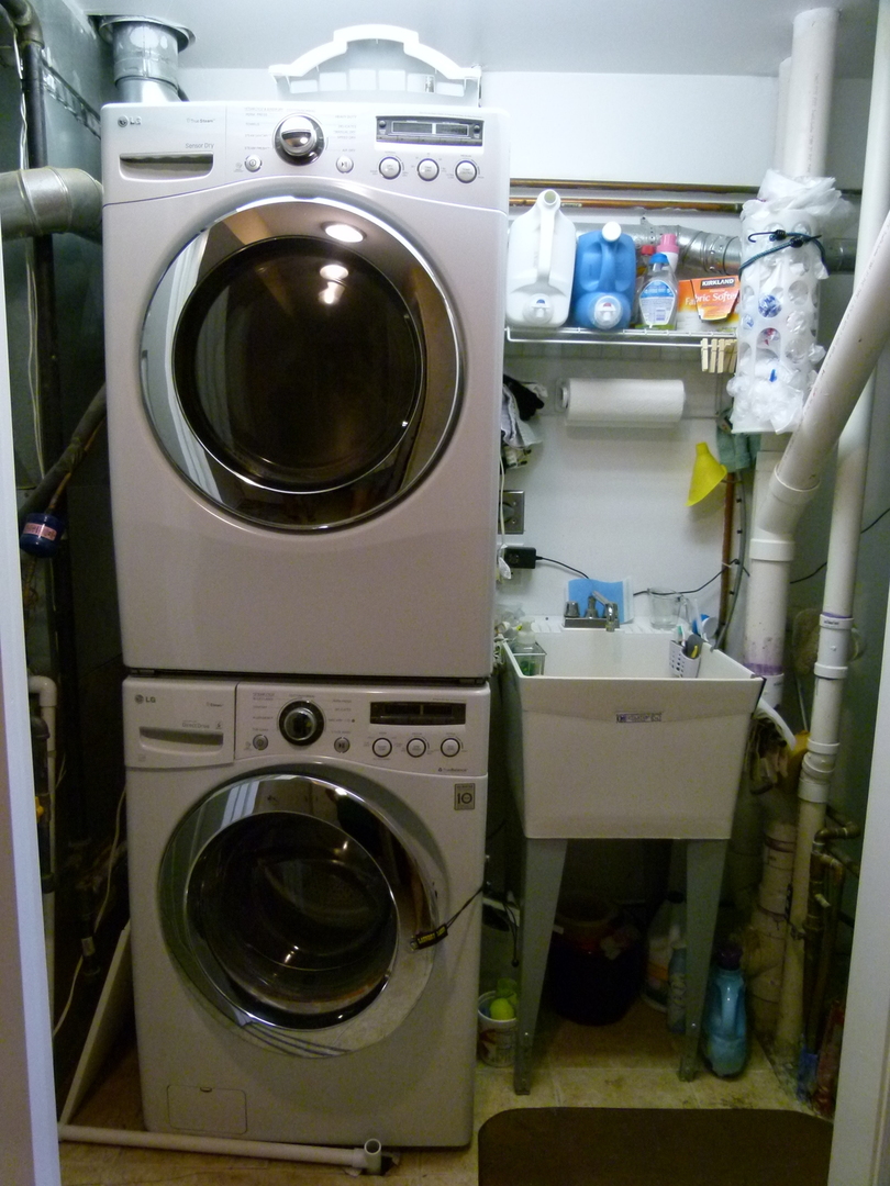 116 Jackson Street Gilberts, IL 60136 - Photo 18 of 19 a utility room with dryer and washer