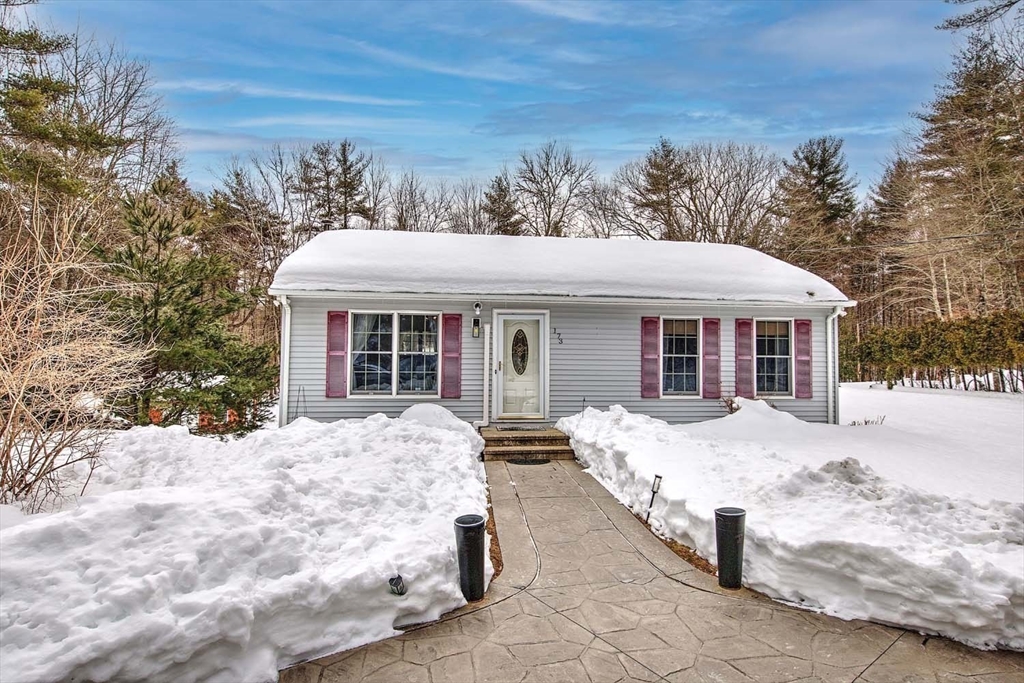173 Quanapoag Road Freetown, MA 02717 - Photo 2 of 35 Gallery Image 2