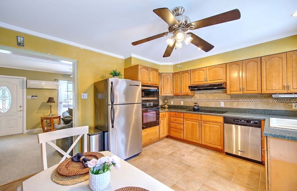 173 Quanapoag Road Freetown, MA 02717 - Photo 7 of 35 Gallery Image 7