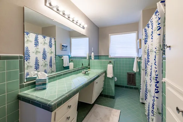 $2,950 | 2865 Bandera Highway, Kerrville, TX 78028