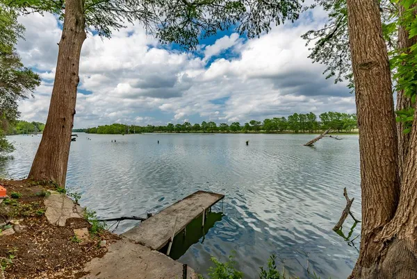 $2,950 | 2865 Bandera Highway, Kerrville, TX 78028