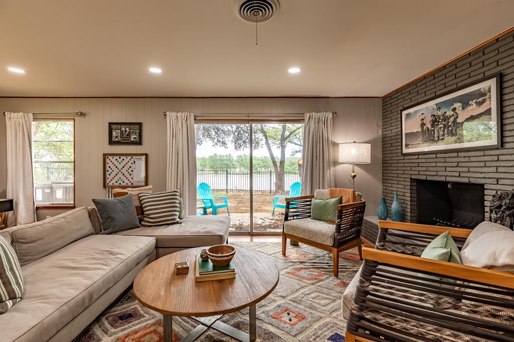 2865 Bandera Highway Kerrville, TX 78028 - Photo 4 of 26