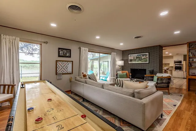 $2,950 | 2865 Bandera Highway, Kerrville, TX 78028