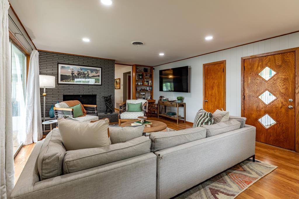 2865 Bandera Highway Kerrville, TX 78028 - Photo 6 of 26