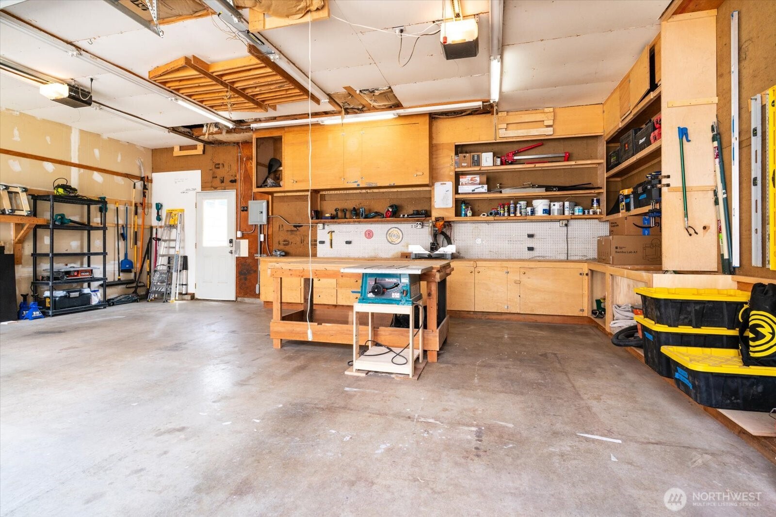 2129 42nd Avenue Southwest Seattle, WA 98116 - Photo 29 of 40