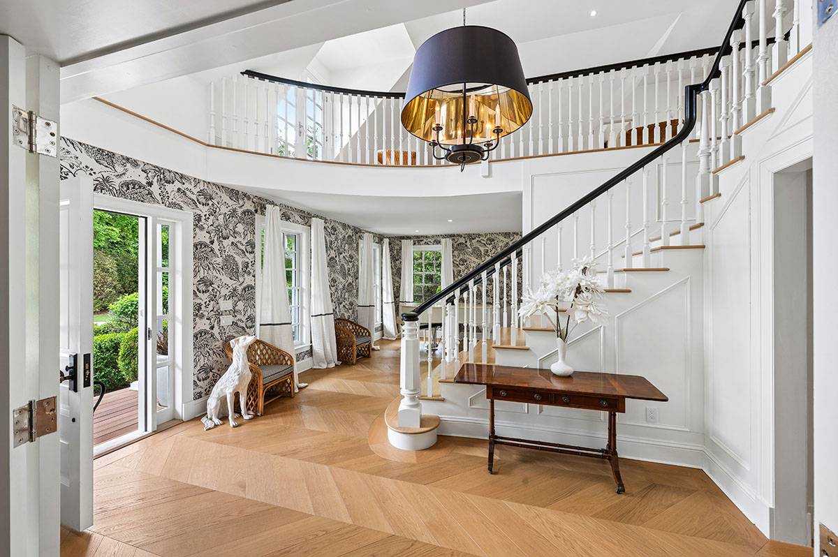 1 Green Hollow Road East Hampton, NY 11937 - Photo 3 of 36