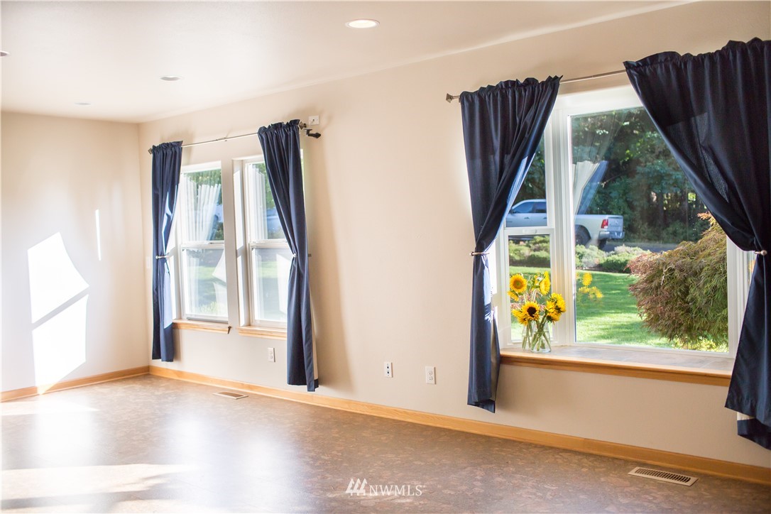 1924 Rhododendron Way Bellingham, WA 98229 - Photo 6 of 24 Gallery Image 6