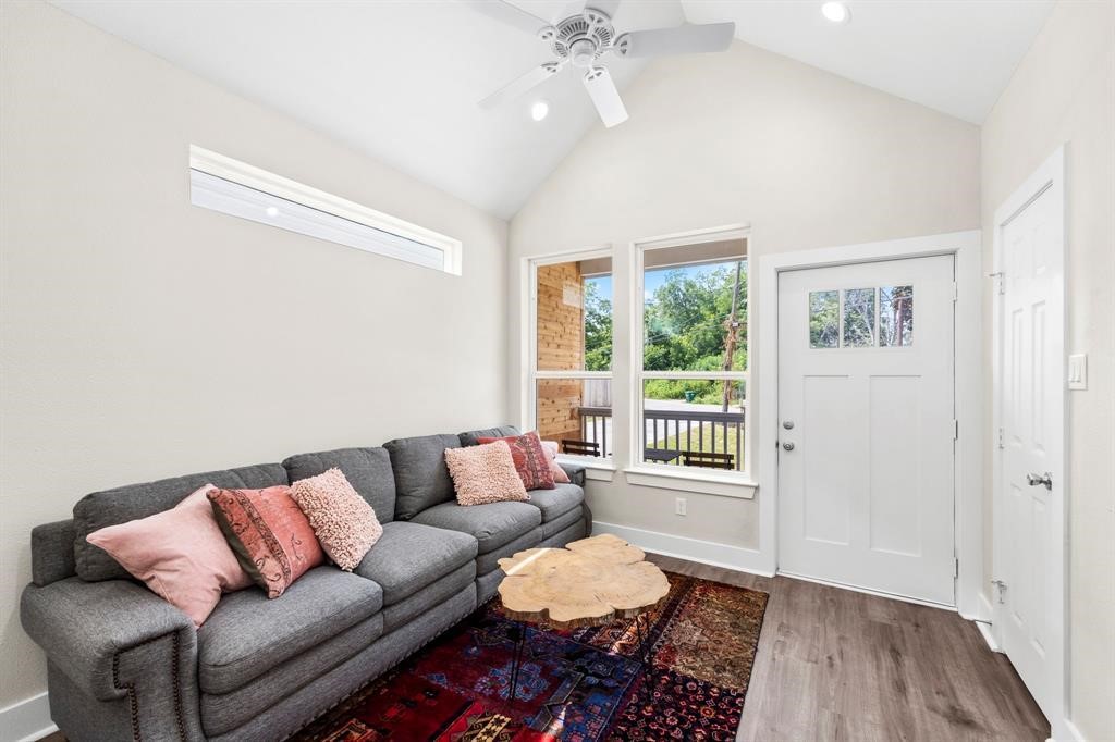 6832 Morrow Street, Unit B Houston, TX 77091 - Photo 5 of 29