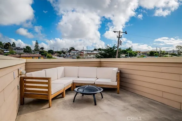 $1,150,000 | 594 Kings Avenue, Morro Bay, CA 93442
