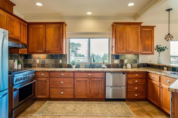 $1,150,000 | 594 Kings Avenue, Morro Bay, CA 93442