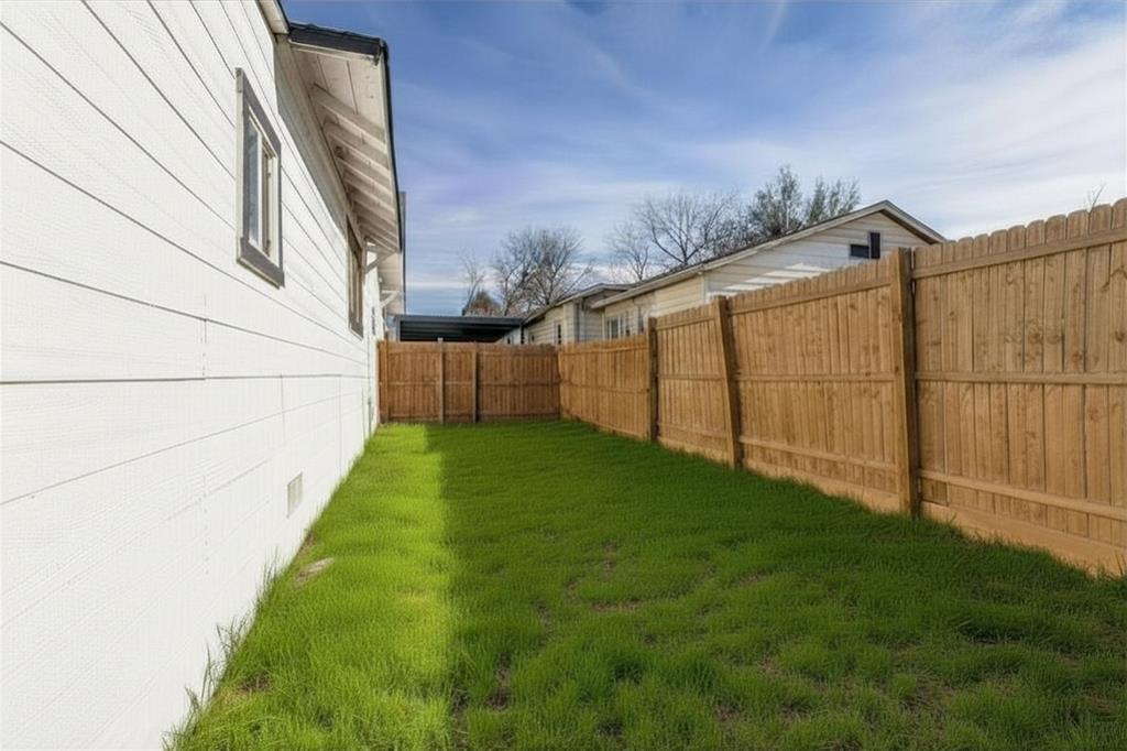 2317 Anderson Street Dallas, TX 75215 - Photo 13 of 14 View of fenced backyard
