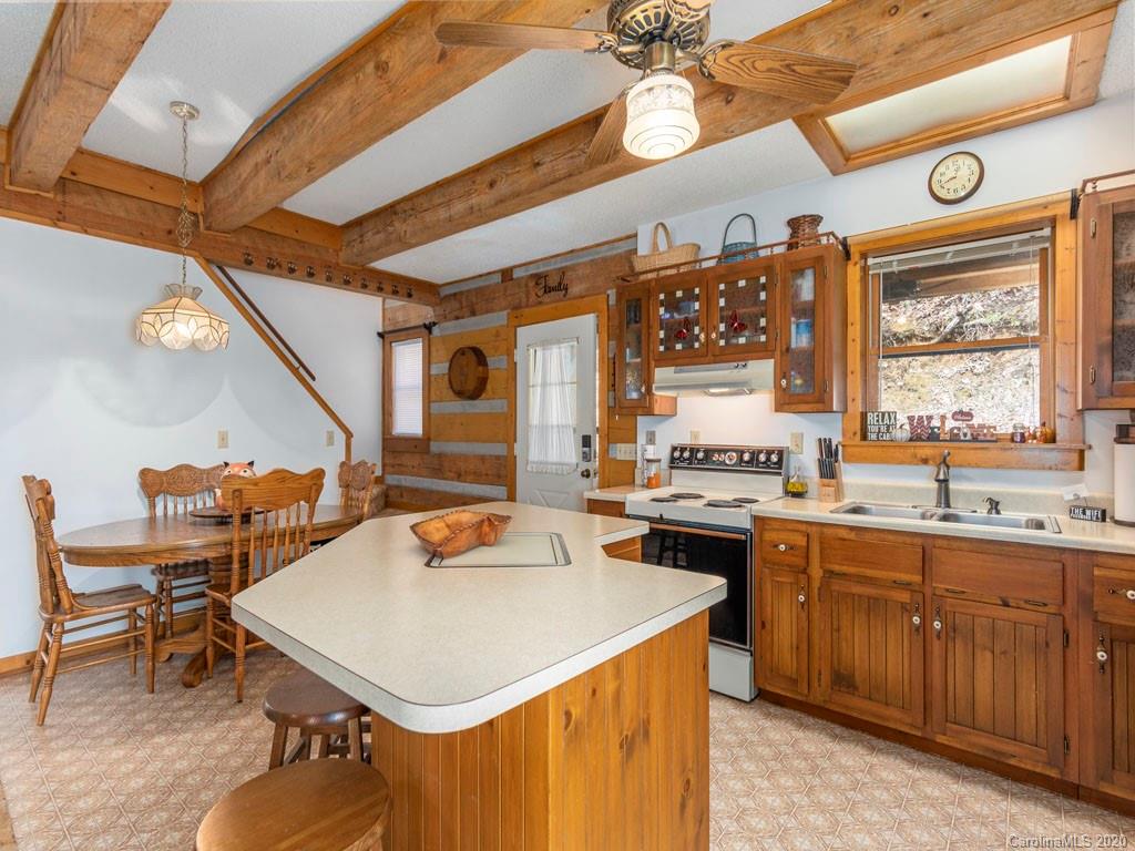 180 Little Mountain Road Maggie Valley, NC 28751 - Photo 6 of 20 Gallery Image 6