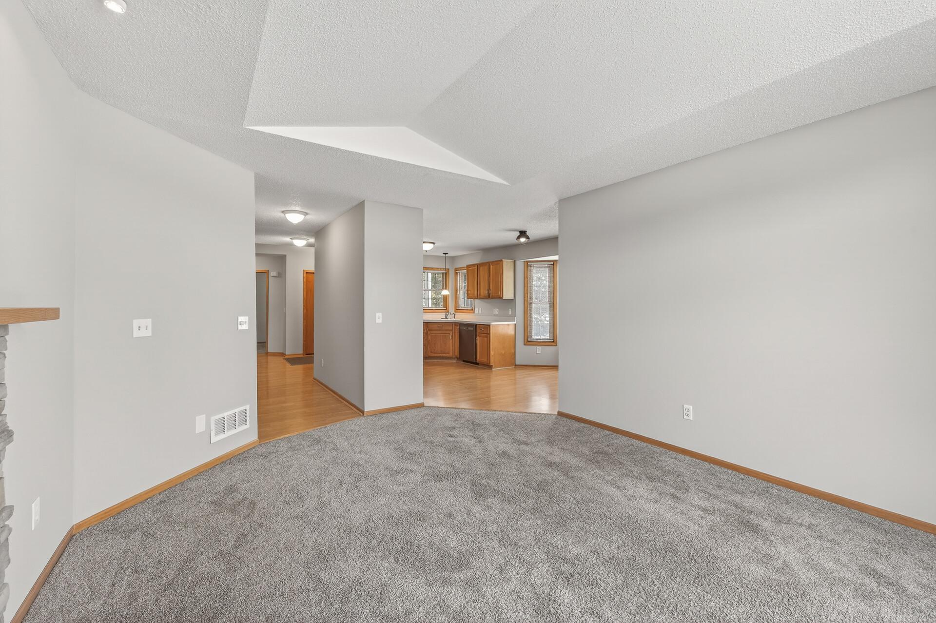 2121 Southwind Road Maplewood, MN 55109 - Photo 13 of 26