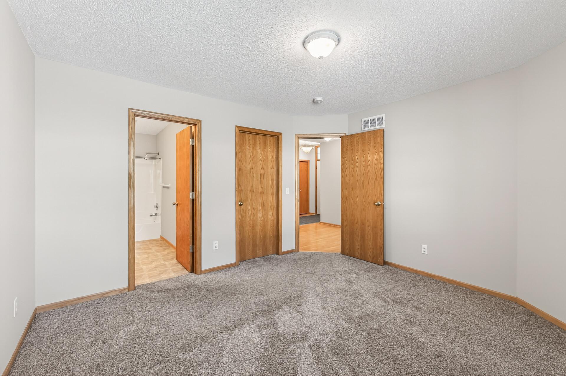 2121 Southwind Road Maplewood, MN 55109 - Photo 15 of 26