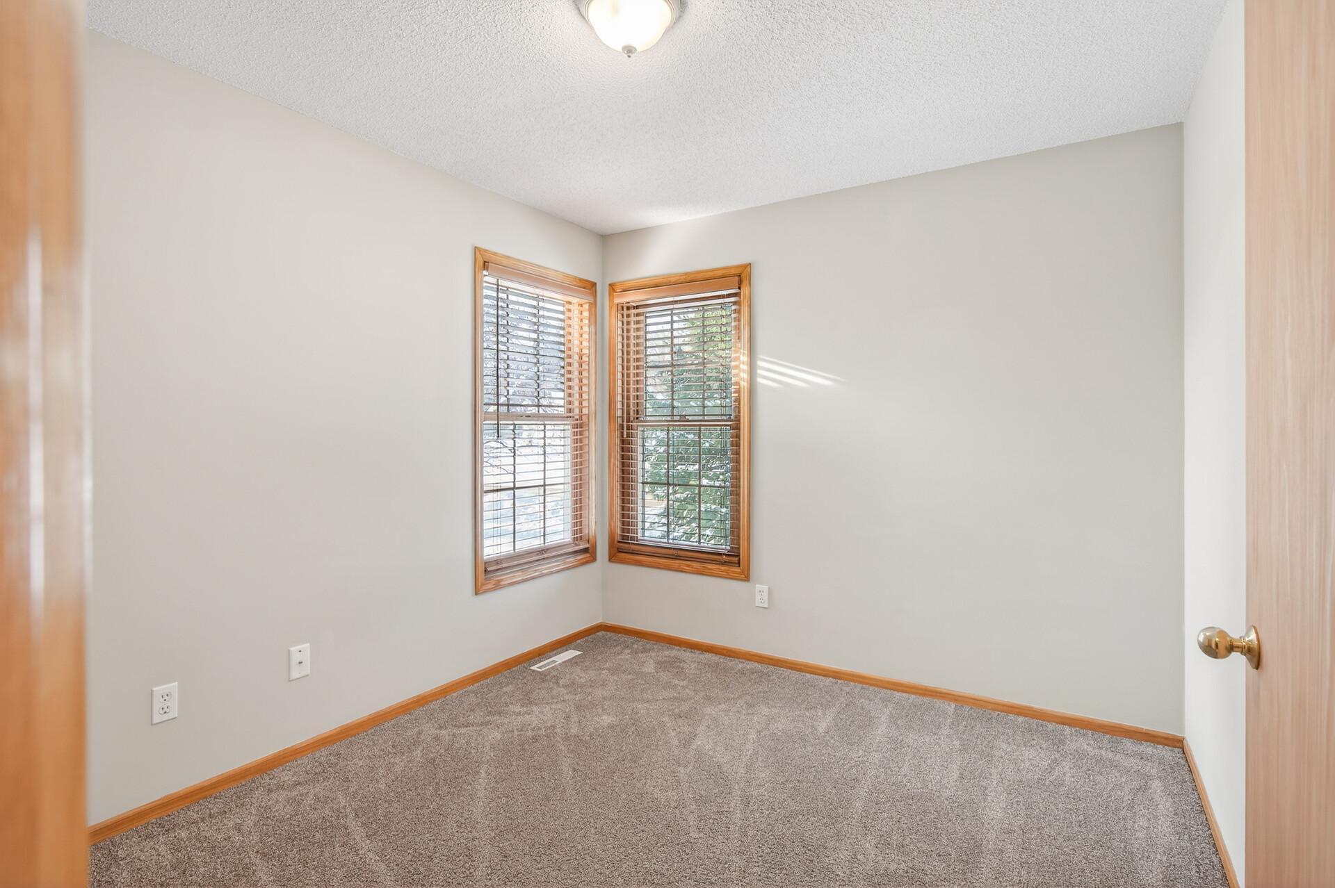 2121 Southwind Road Maplewood, MN 55109 - Photo 18 of 26