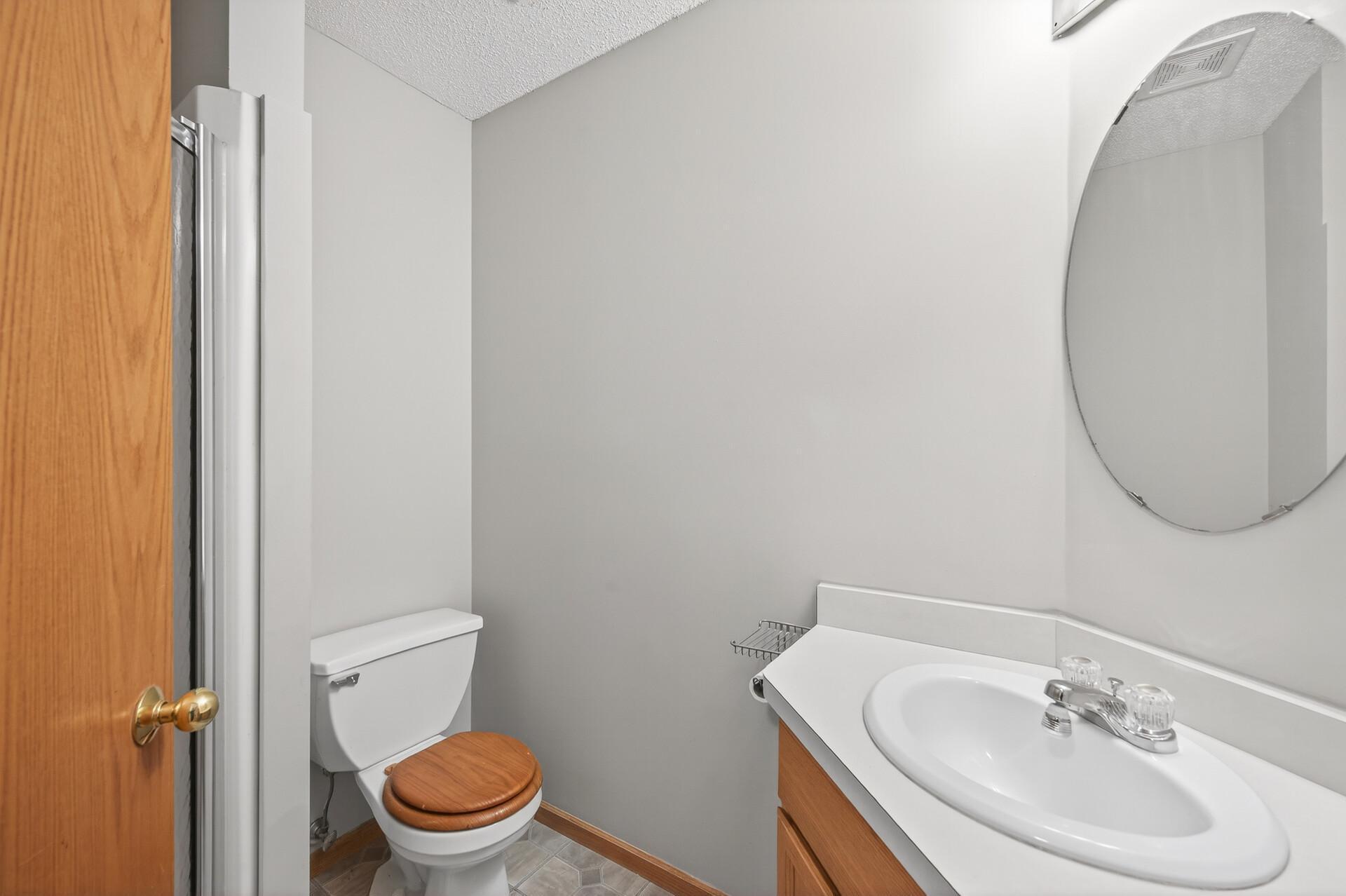 2121 Southwind Road Maplewood, MN 55109 - Photo 20 of 26