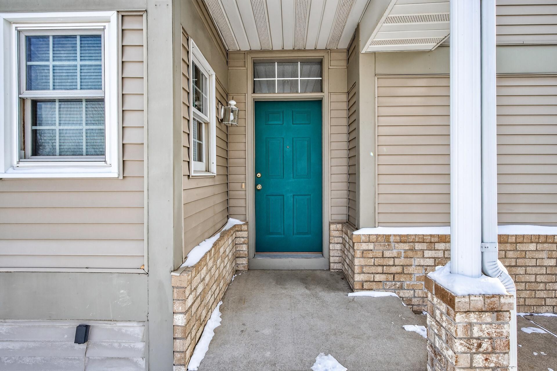 2121 Southwind Road Maplewood, MN 55109 - Photo 2 of 26