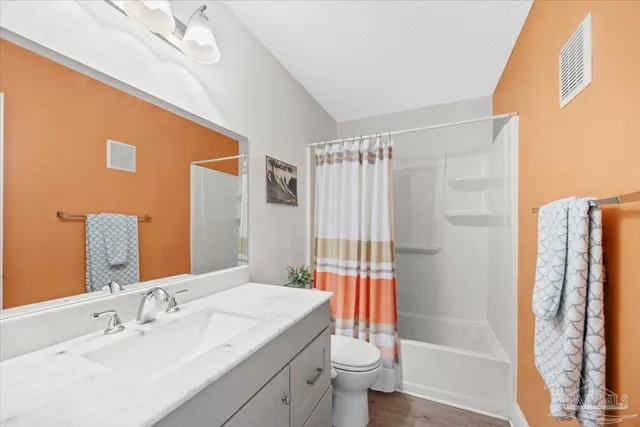 $180,000 | 7171 North 9th Avenue, Unit C4, Pensacola, FL 32504