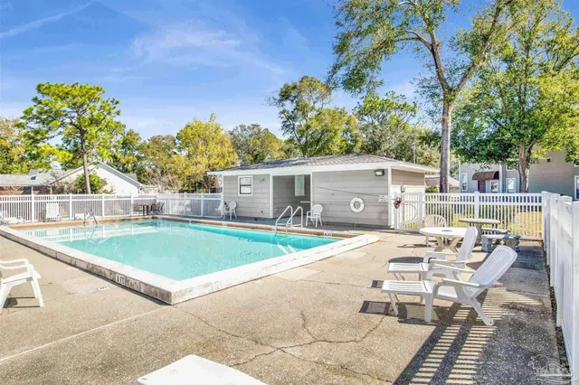 $180,000 | 7171 North 9th Avenue, Unit C4, Pensacola, FL 32504