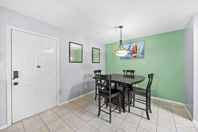 $180,000 | 7171 North 9th Avenue, Unit C4, Pensacola, FL 32504