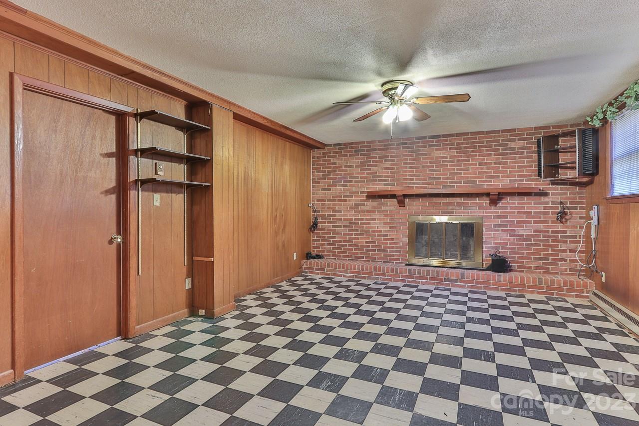 4081 Section House Road Hickory, NC 28601 - Photo 29 of 48 a beautiful room