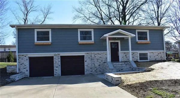 $310,000 | 113 Overhill Drive, Paola, KS 66071