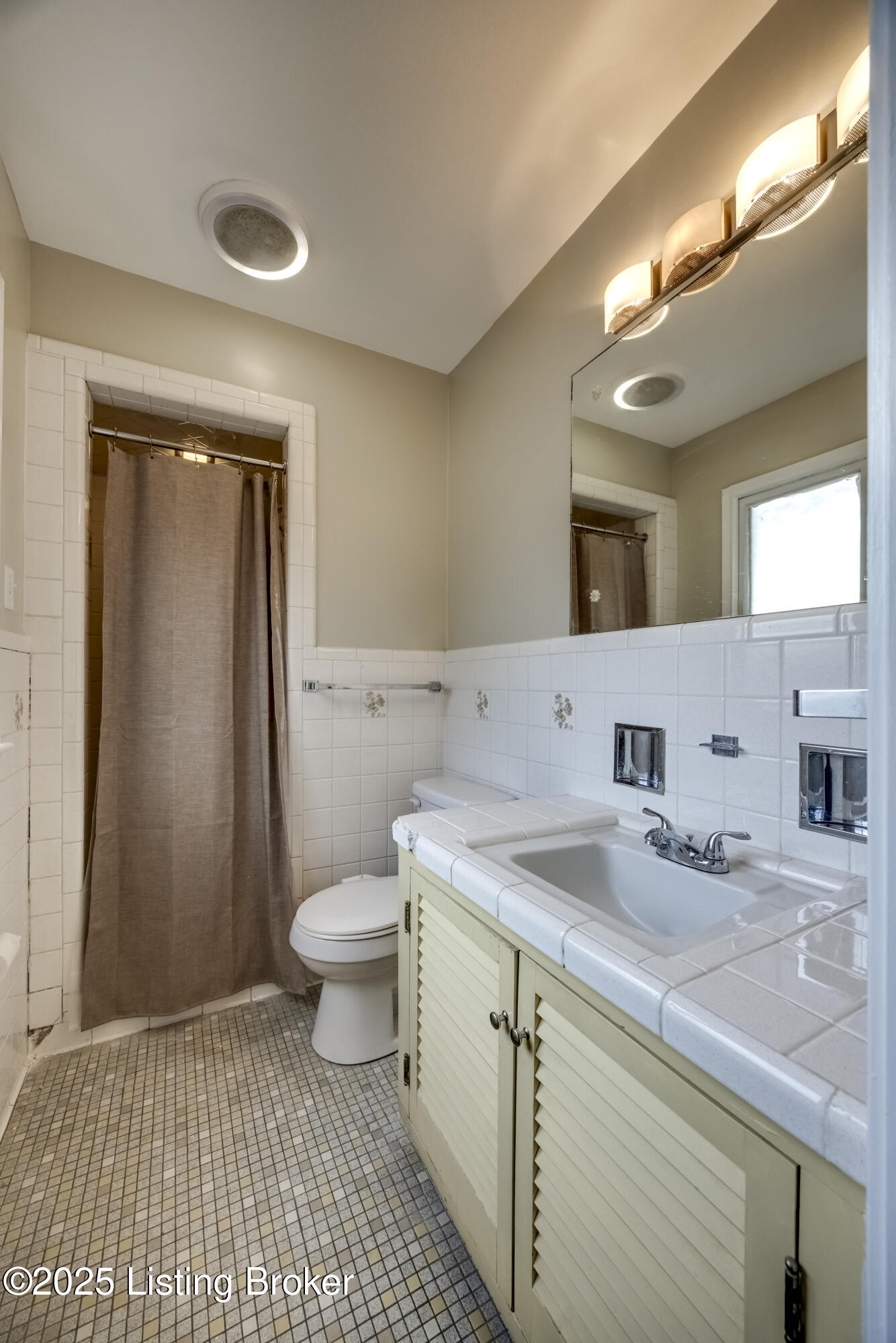 609 Wilderness Road Louisville, KY 40214 - Photo 28 of 65 2Y0A6489-A