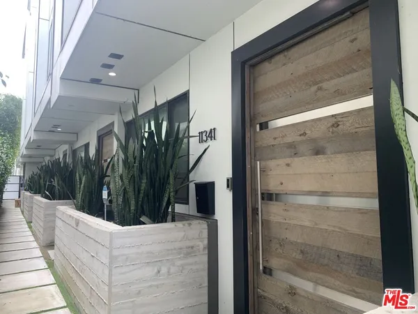 a view of entryway