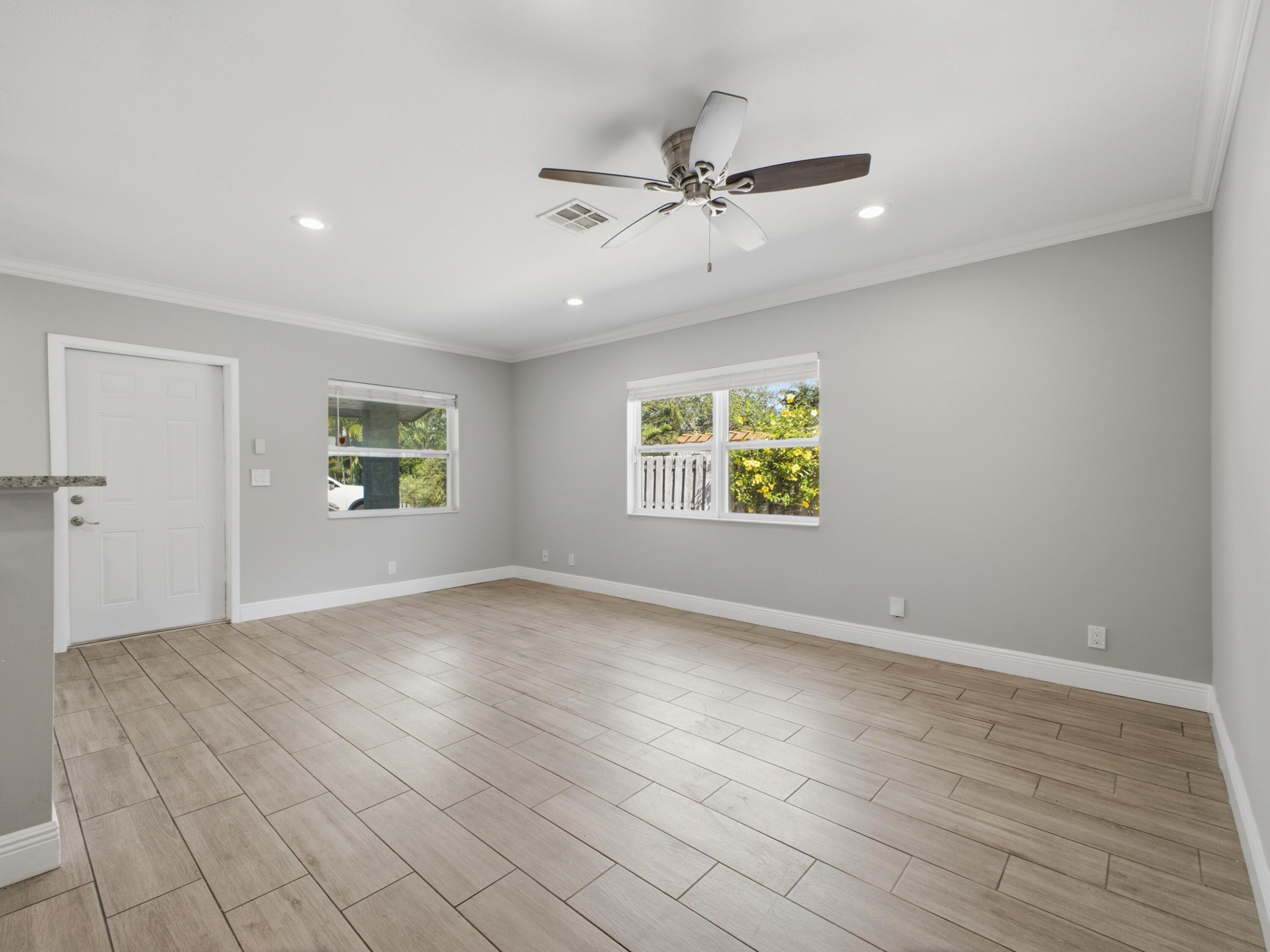 3125 Albatross Road Delray Beach, FL 33444 - Photo 5 of 26 A Living 2