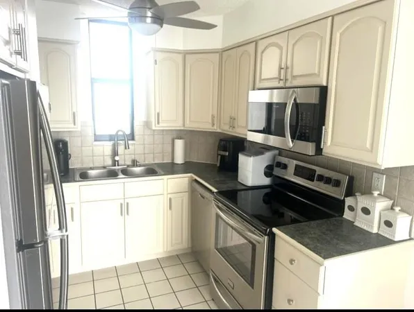 $2,500 | 1000 South Ocean Boulevard, Unit 15J, Pompano Beach, FL 33062