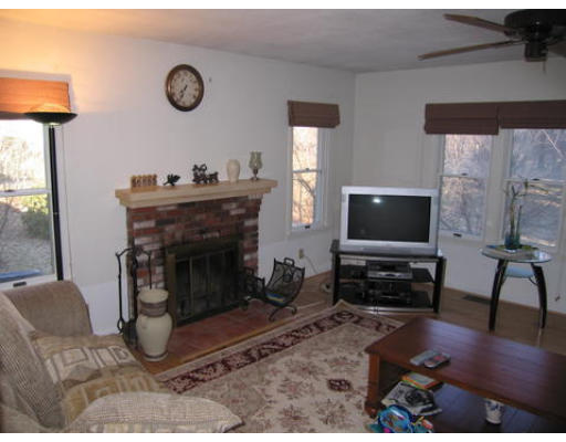 3 Hickory Road Natick, MA 01760 - Photo 4 of 15 Gallery Image 4
