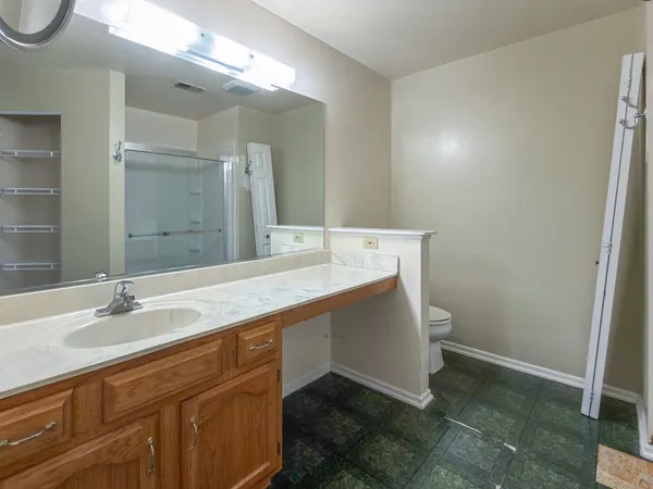 $285,000 | 30-w015 Juniper Court, Unit 30W015, Warrenville, IL 60555