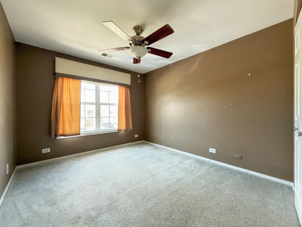 $285,000 | 30-w015 Juniper Court, Unit 30W015, Warrenville, IL 60555