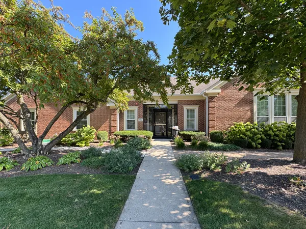 $285,000 | 30-w015 Juniper Court, Unit 30W015, Warrenville, IL 60555