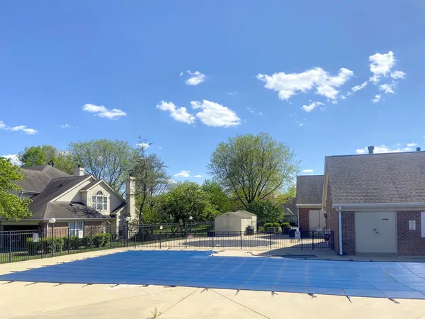$285,000 | 30-w015 Juniper Court, Unit 30W015, Warrenville, IL 60555