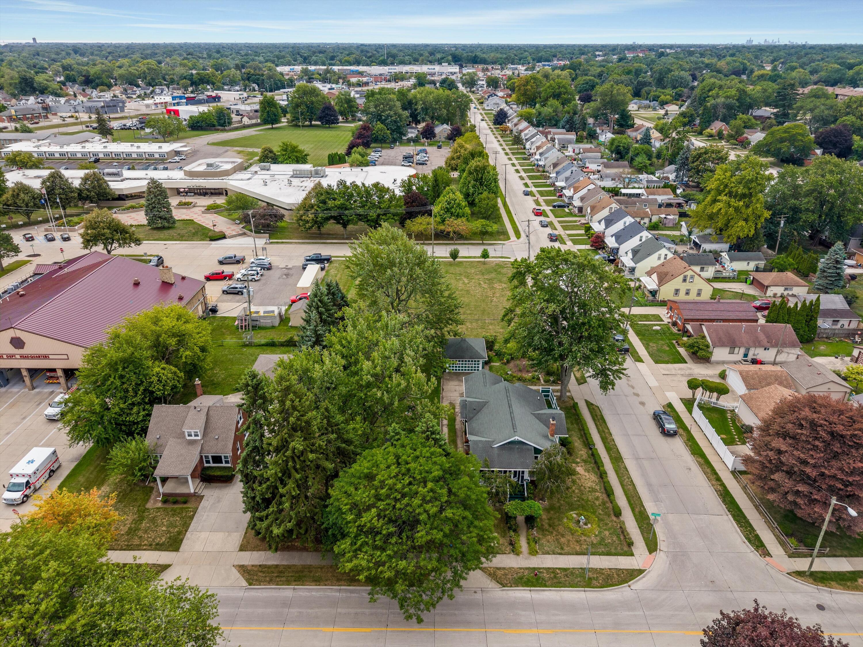 18710 Common Road Roseville, MI 48066 - Photo 12 of 32 36-18710 Common Rd Roseville 0035