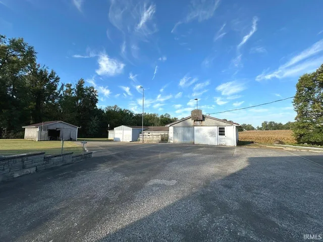 $264,900 | 10786 East St Road, Otwell, IN 47564