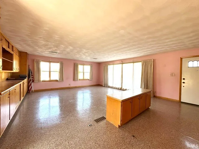 $264,900 | 10786 East St Road, Otwell, IN 47564