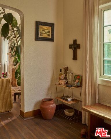 $899,900 | 4179 South Van Ness Avenue, Los Angeles, CA 90008