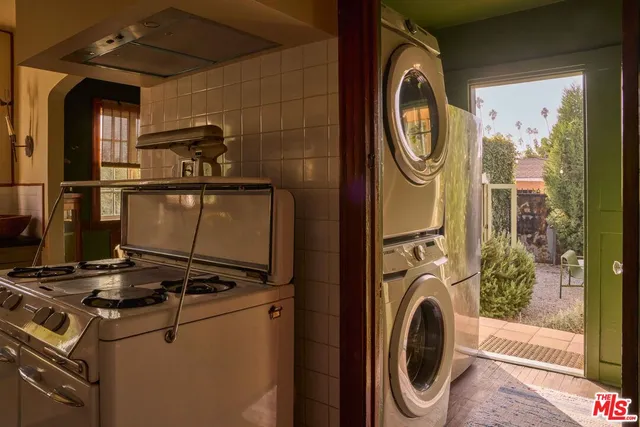 $899,900 | 4179 South Van Ness Avenue, Los Angeles, CA 90008