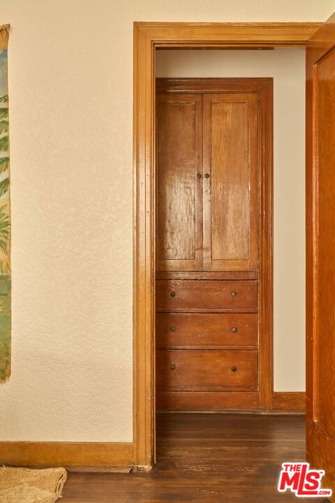 4179 South Van Ness Avenue Los Angeles, CA 90008 - Photo 26 of 44 a view of door