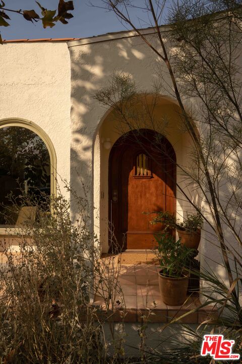 4179 South Van Ness Avenue Los Angeles, CA 90008 - Photo 3 of 44 a close up of a sink