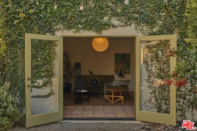 $899,900 | 4179 South Van Ness Avenue, Los Angeles, CA 90008