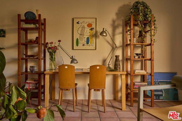 $899,900 | 4179 South Van Ness Avenue, Los Angeles, CA 90008