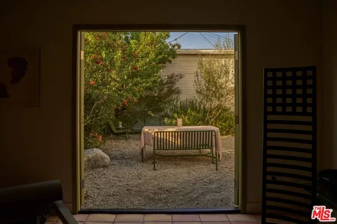 $899,900 | 4179 South Van Ness Avenue, Los Angeles, CA 90008