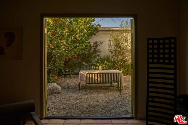 $899,900 | 4179 South Van Ness Avenue, Los Angeles, CA 90008