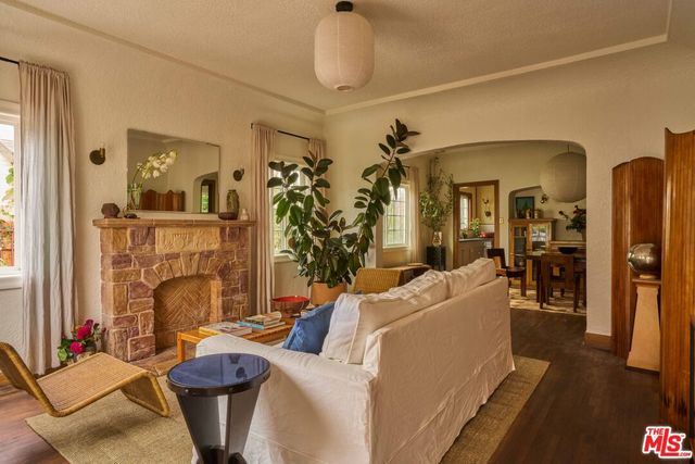 $899,900 | 4179 South Van Ness Avenue, Los Angeles, CA 90008