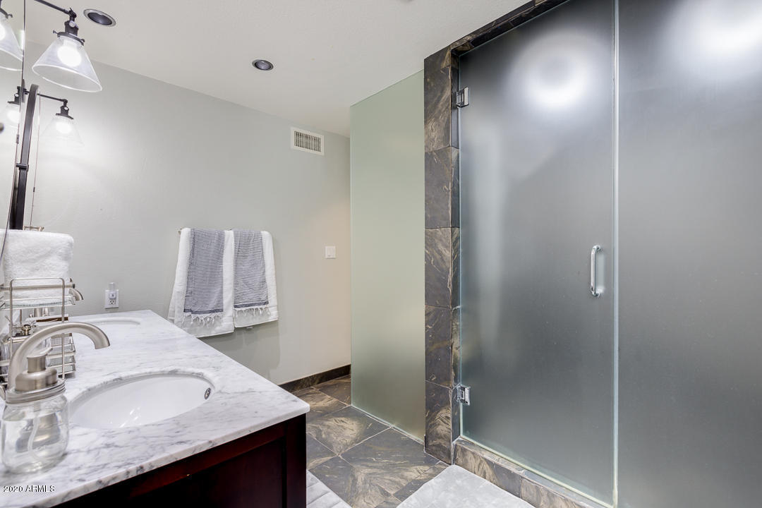 7812 North El Arroyo Road Paradise Valley, AZ 85253 - Photo 17 of 48 Master bathroom shower
