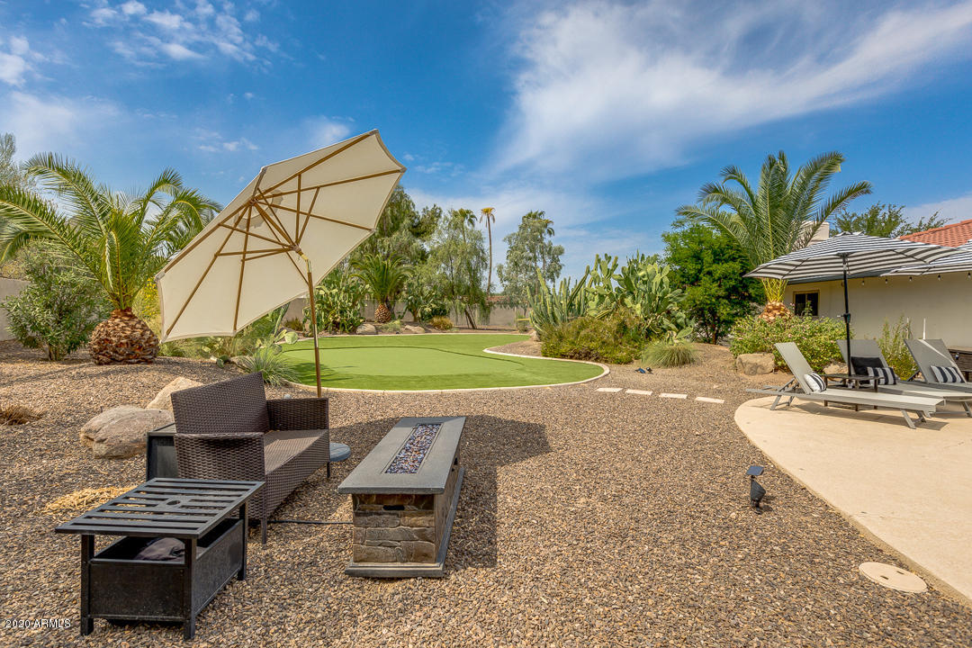 7812 North El Arroyo Road Paradise Valley, AZ 85253 - Photo 33 of 48 Putting green view