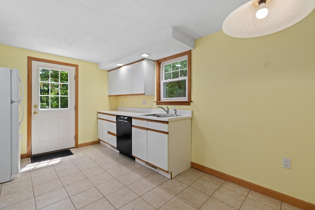 48 Purity Springs Road Burlington, MA 01803 - Photo 4 of 25